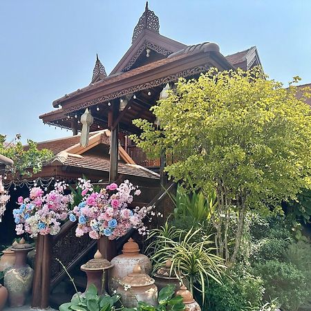 Montri Resort Donmuang Bangkok Buitenkant foto