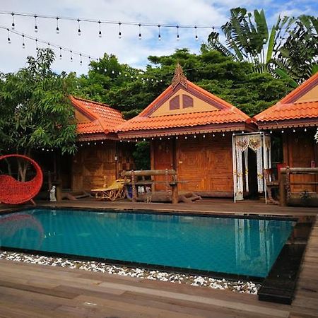 Montri Resort Donmuang Bangkok Buitenkant foto