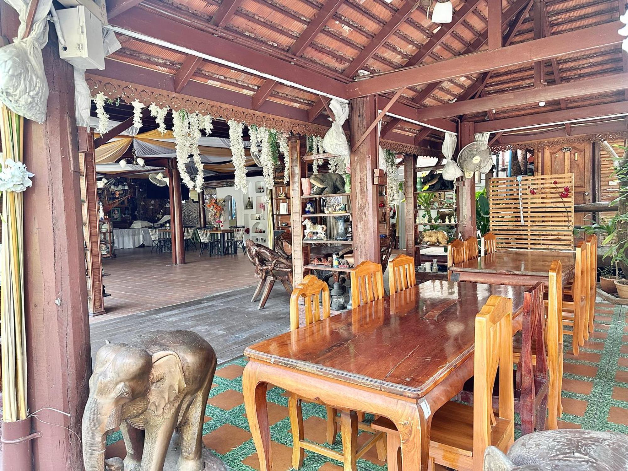 Montri Resort Donmuang Bangkok Buitenkant foto