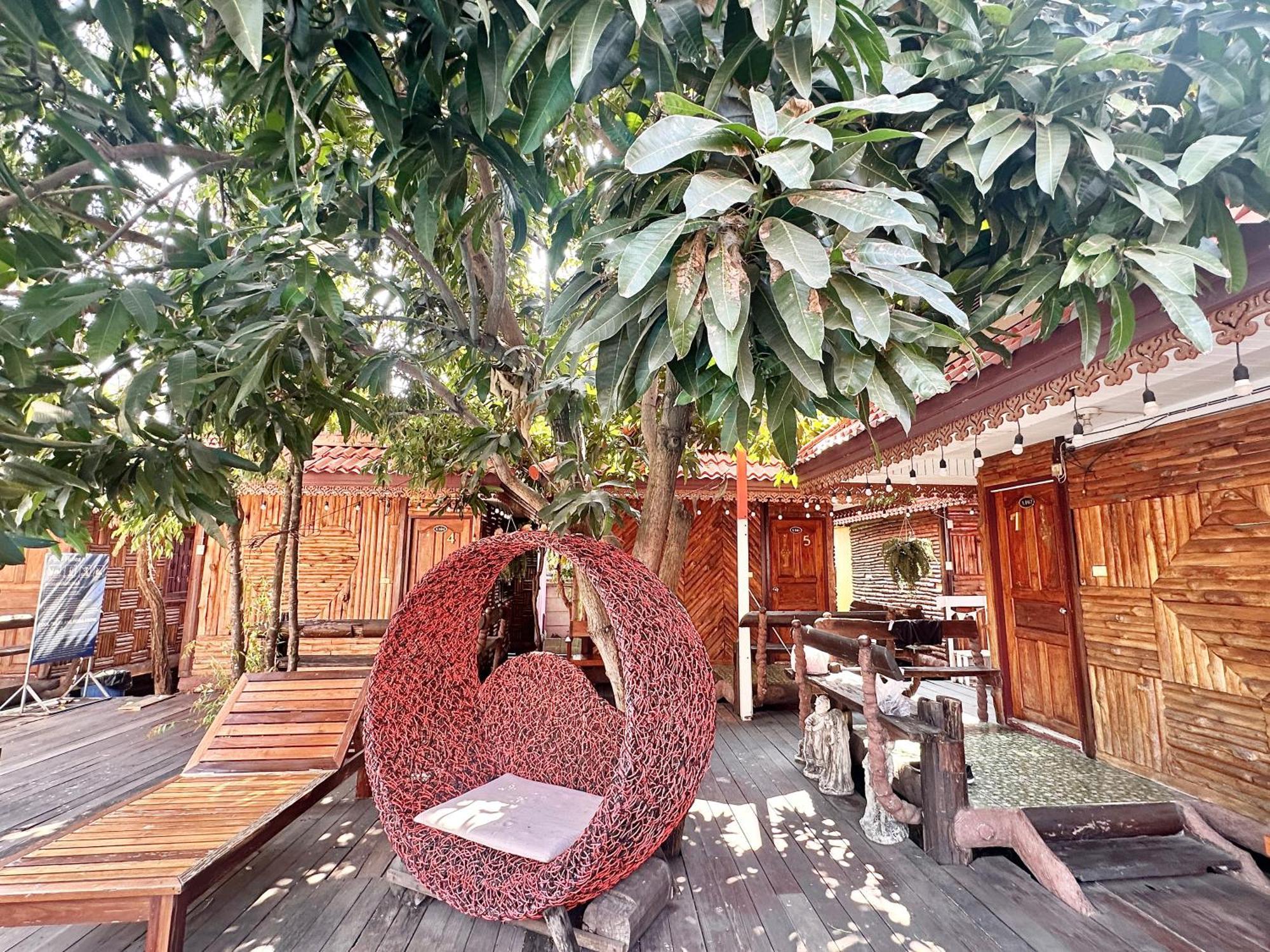 Montri Resort Donmuang Bangkok Buitenkant foto