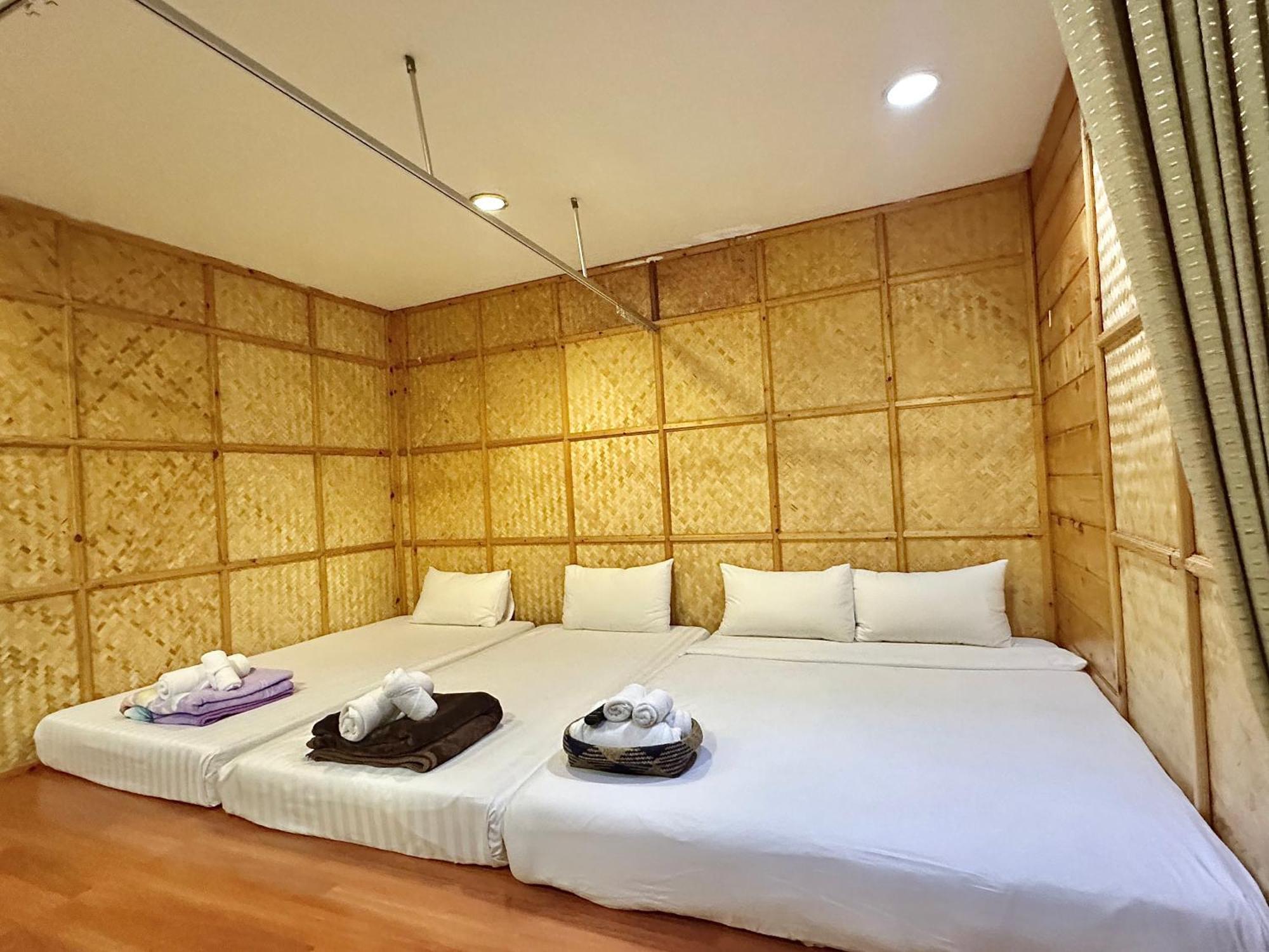 Montri Resort Donmuang Bangkok Buitenkant foto
