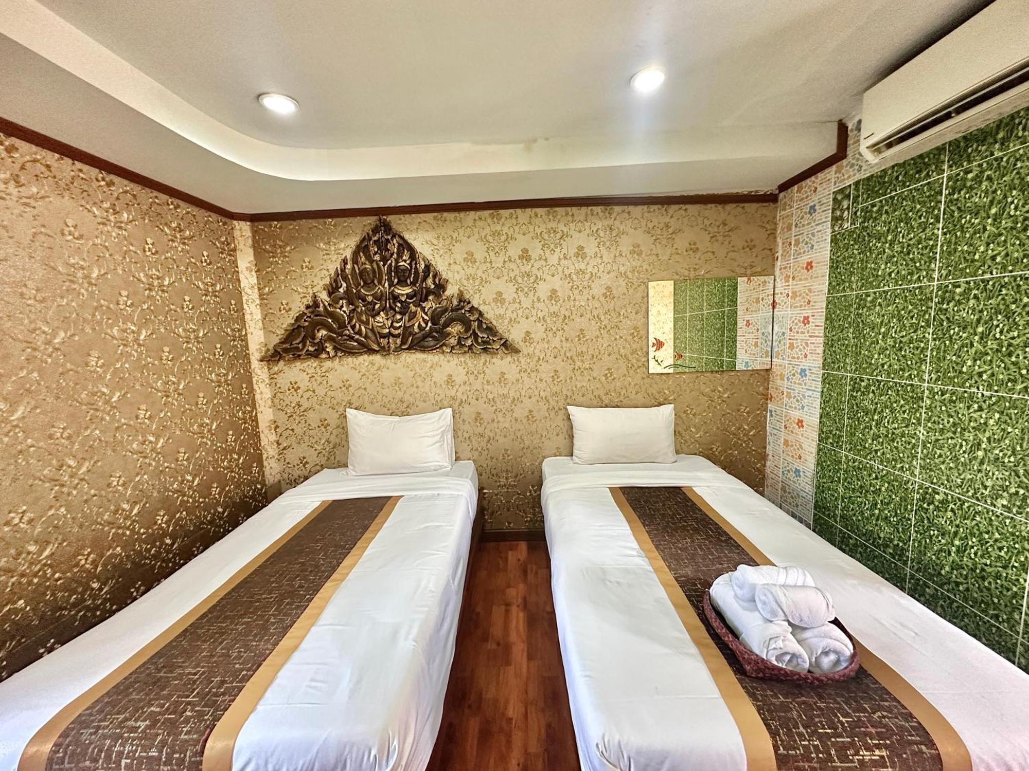 Montri Resort Donmuang Bangkok Buitenkant foto